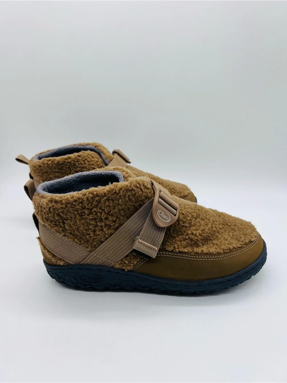 Chaco Kids Shearling-Look Tan Ramble Fluff Slippers Big Kid Size 6